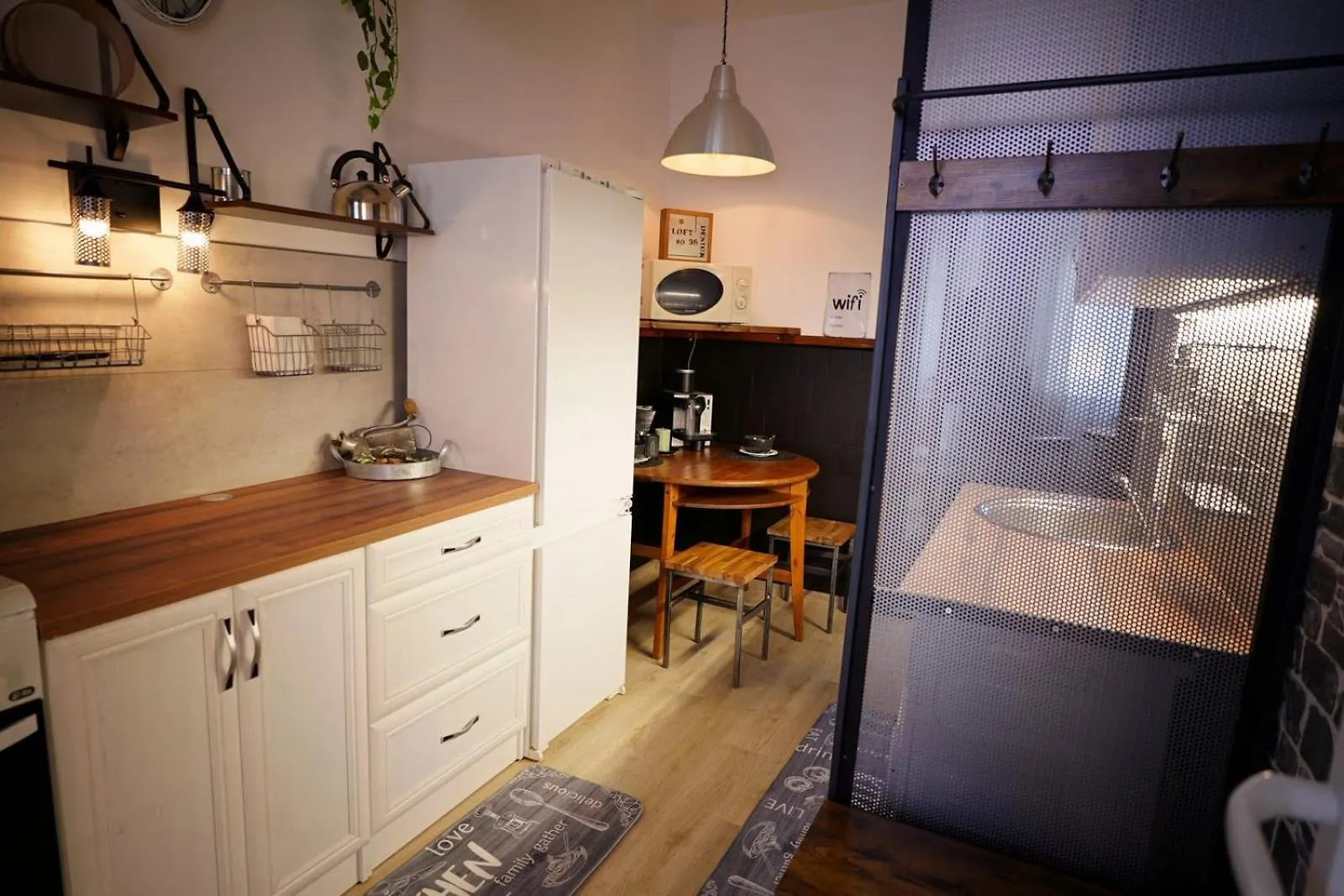 Mini Industrial Apartment Budapest