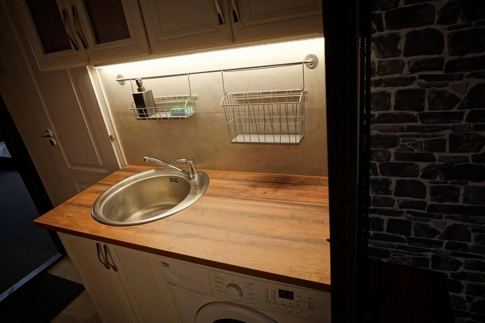 Mini Industrial Apartment Budapest