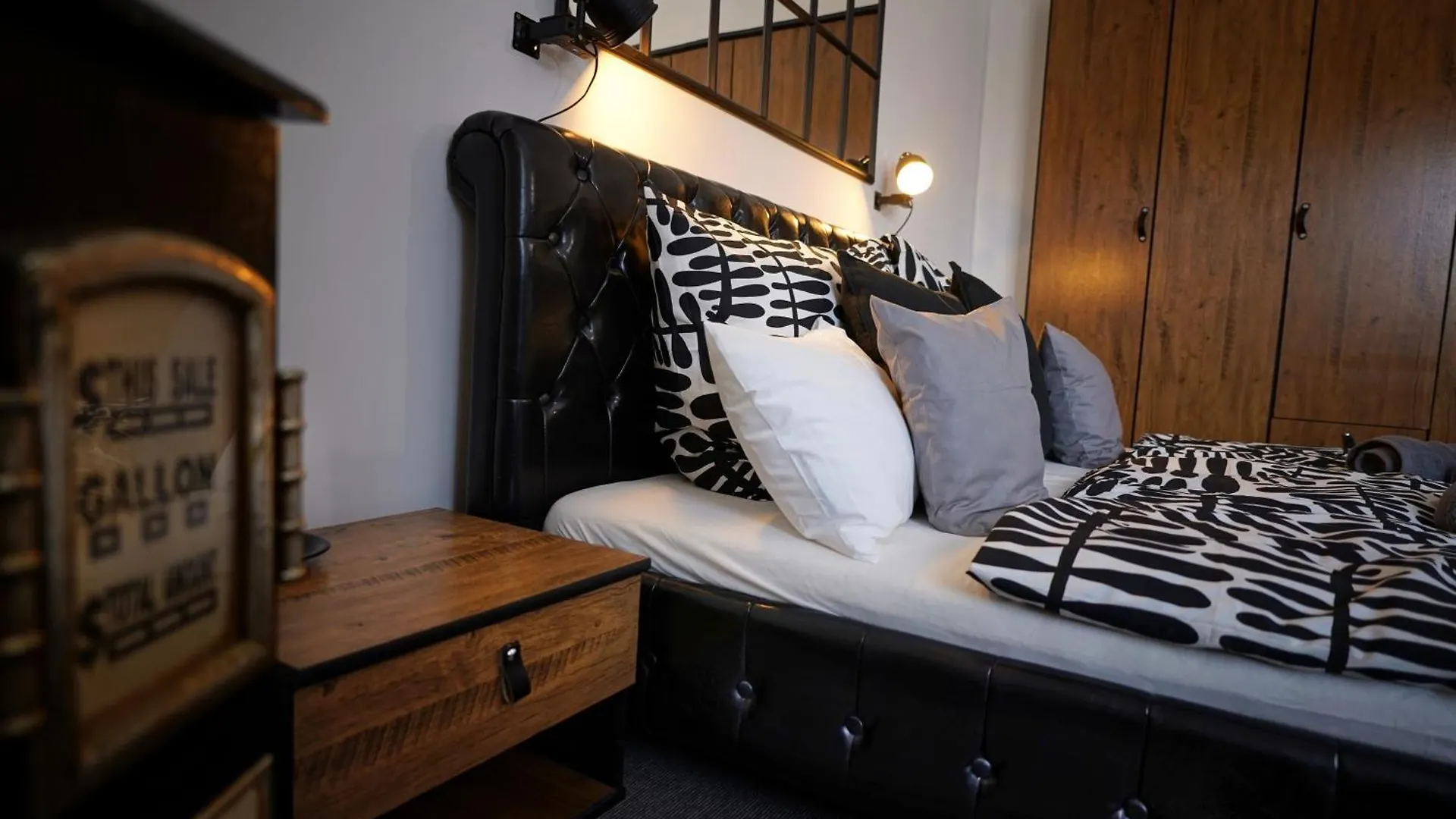 Mini Industrial Apartment location