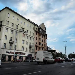 Vandrerhjem Westend, Budapest